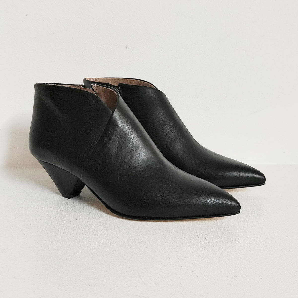 Shabby Geometry Saucer Cheville – Black Ankle Boots | Volpi Donna Online Store